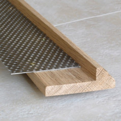 Nez de marche chêne 85x48mm